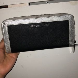 Brand New Michael Kors Wallet